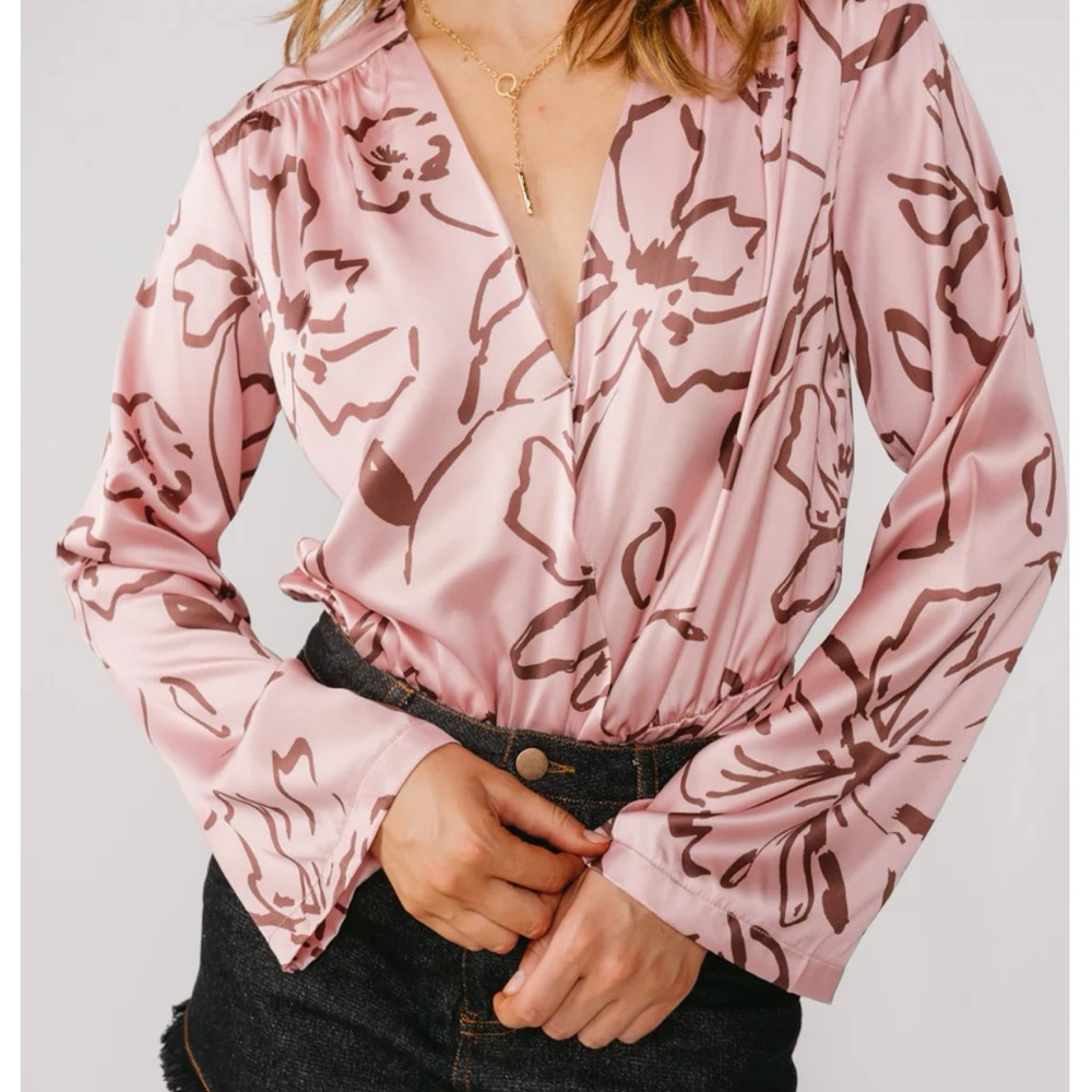 BRAND NEW Floral Mauve V-Neck Women's Bodysuit Top